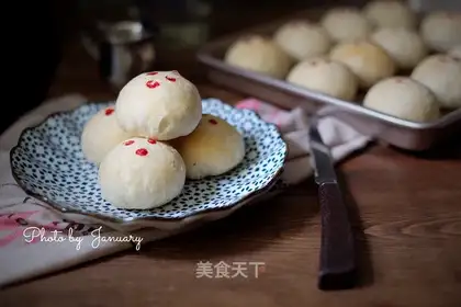 Squeeze meat mooncake