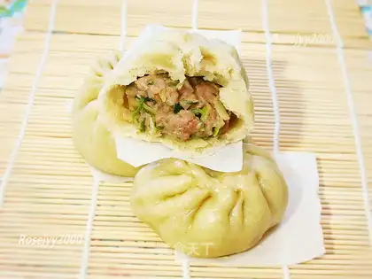 Pork and cabbage buns