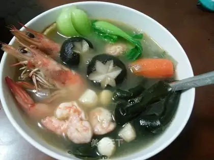 Vegetable seafood soup