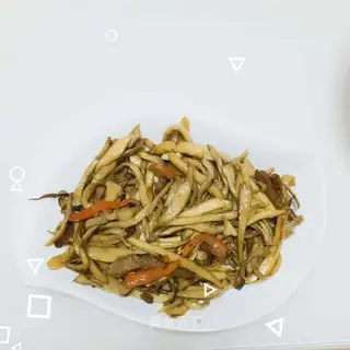 Dry apricot mushrooms