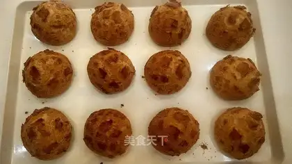 The sofa of baked bread
