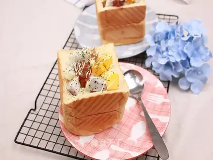 Salad toast