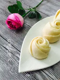 Rose buns