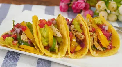 Mexican chicken rolls