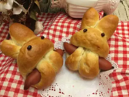 Rabbit sausage bread