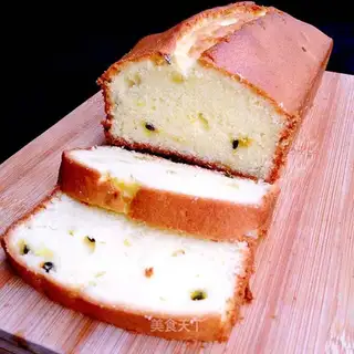 A pound cake of clot nuts