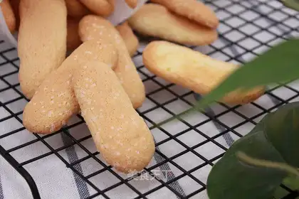 Finger crackers