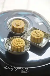 Chestnut bean mooncake