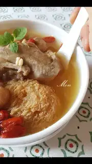 Monkey mushroom quail soup