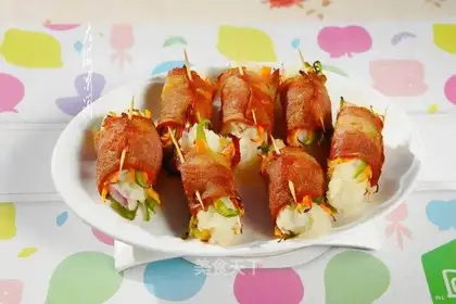 Bacon dinner roll