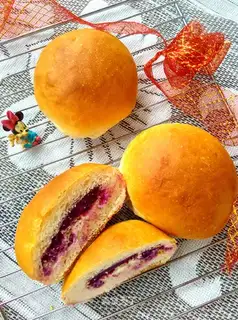 Purple cheese bread