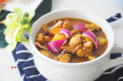 Curry three yellow chickens