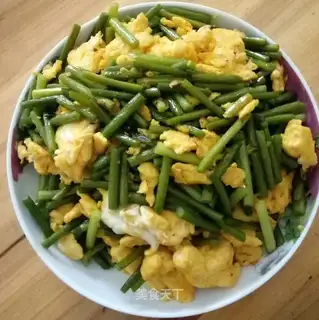 Garlic fried eggs