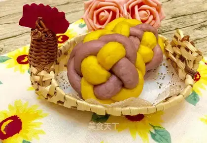 Color embroidery ball buns