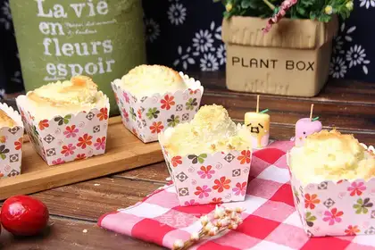 Mini-coconut rolls