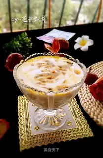 The homemade old yogurt