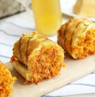 Breakfast bread pine rolls