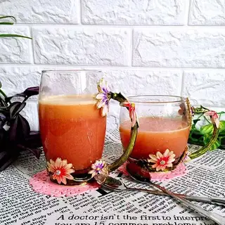 Pomegranate apple juice