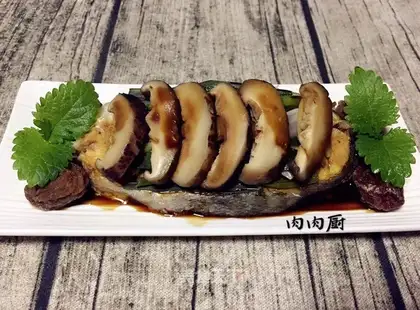 Plum mushrooms, cod