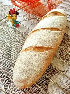 Red cheese bread