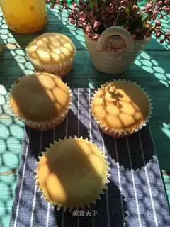 Bacon-fruit cupcakes
