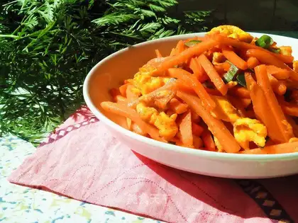 Carrot fried eggs