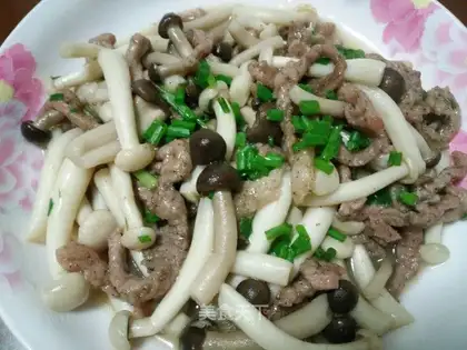 Two mushrooms of fried meat