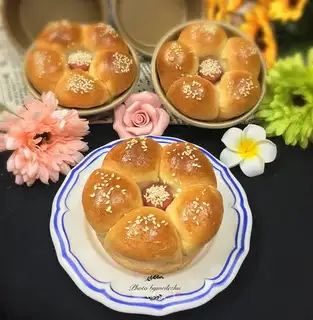Buttered bread