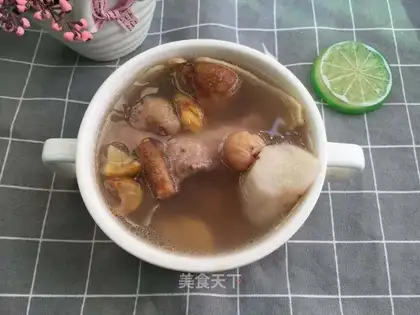 Chestnut bone soup