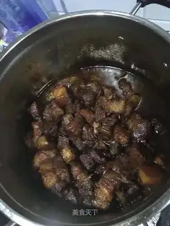 The smell of red meat, Mom