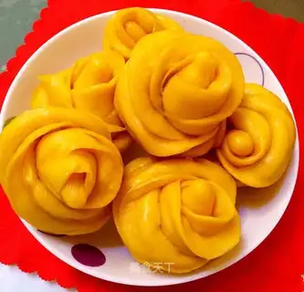 Pumpkin rolls