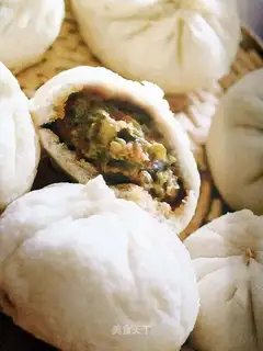 Pork bean bun