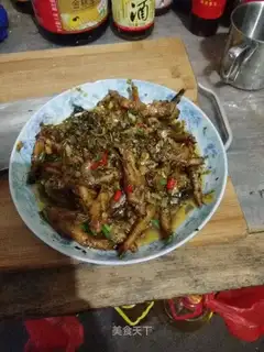 Pickle chicken claws