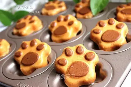 A cute cat's claw cake