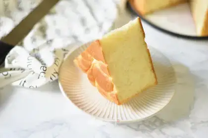 Cake of round toast