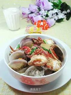 Crabs boiled with clams