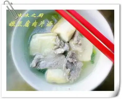 Tender tofu and pork slices soup