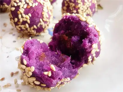 Sweet bean paste, purple potato balls