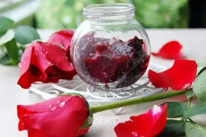 rose-strawberry jam
