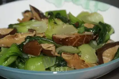 stir-fried green mushrooms