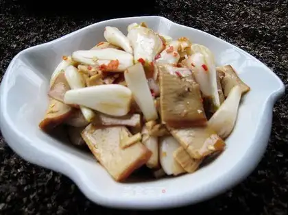 Cold onion cake