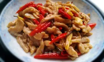 Shredded pork with pickled pepper