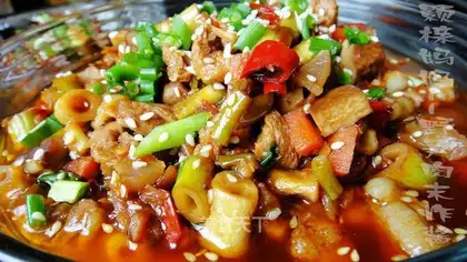 Wild bamboo shoots and minced pork with fried sauce