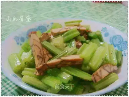 stir-fried dried bean curd with celery