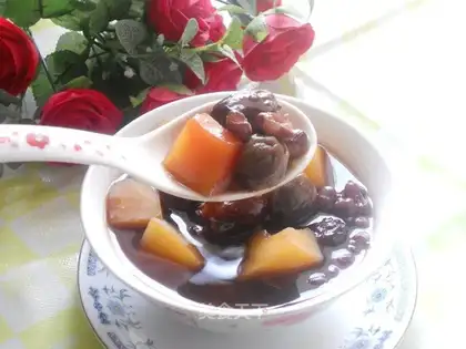 Papaya, red bean and longan sweet soup
