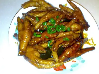 Braised chicken feet