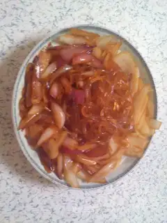stir-fried noodles with onion