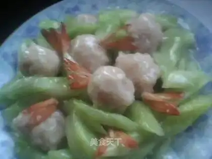 Fried cucumber with shrimp balls