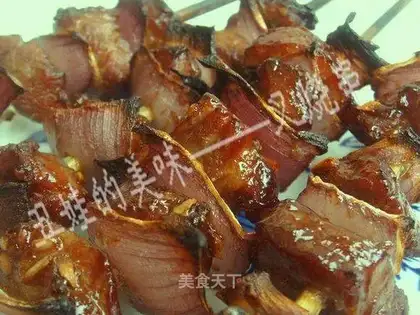 Teraki sauce version of barbecued pork skewers