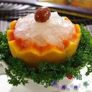 Stewed snow clams with papaya milk